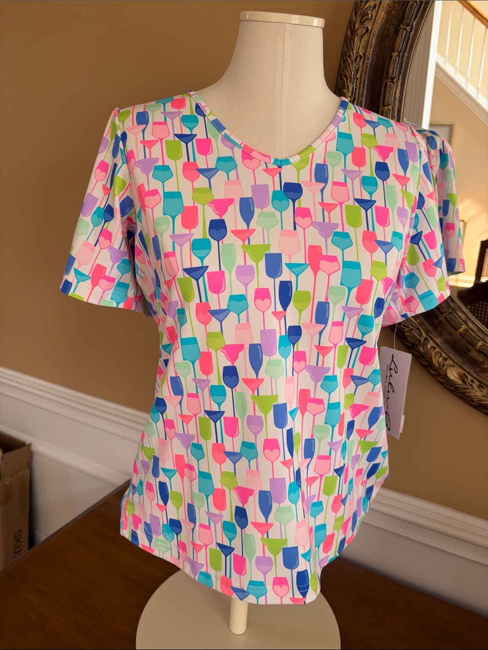 Lulu-B Wineglass Print V-Neck Short Sleeve Top
